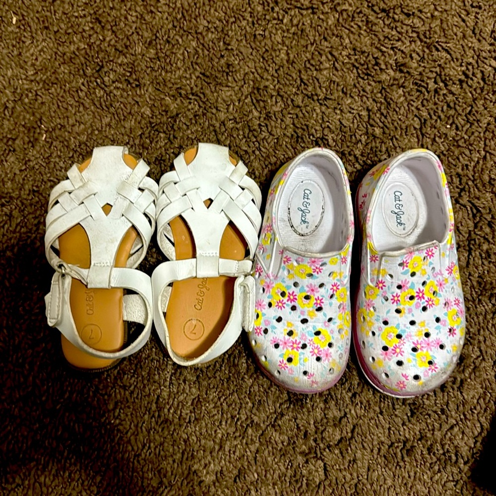 Cat & Jack
Water shoes and white sandals